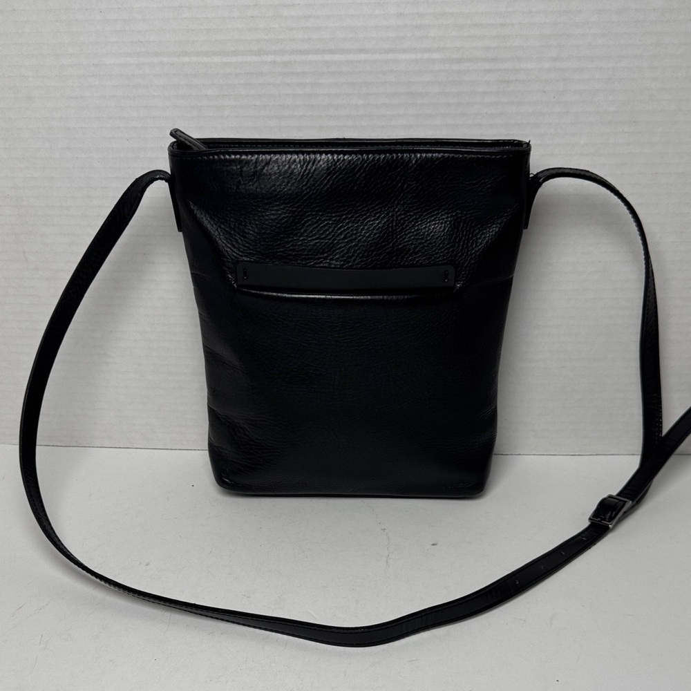 TANO Vintage 90s Minimal Sleek Black Pebble Leather Adjustable‎ Crossbody Bag